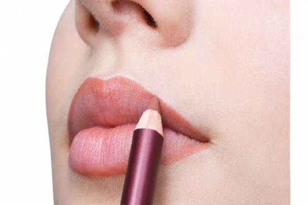 Permanent Makeup Services in Delhi