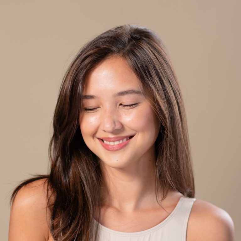 How to Get Glowing Skin Naturally – Best Tips & Remedies
